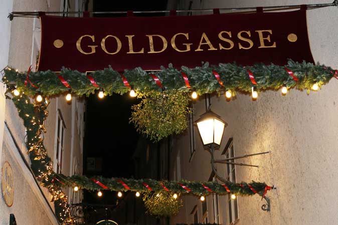 American Heritage wünscht Frohe Weihnachten aus der Goldgasse in Salzburg