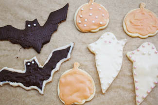 Kekse für Halloween in verschiedenen Formen 